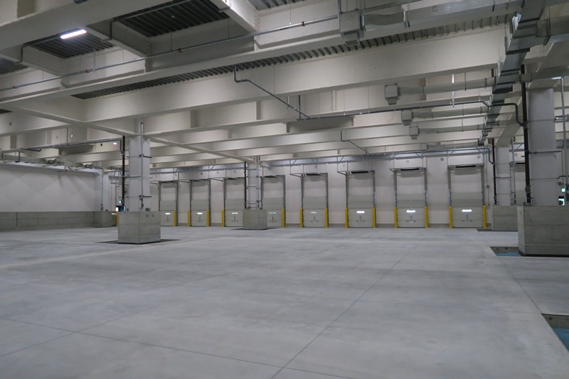 加工・荷捌棟２階内観