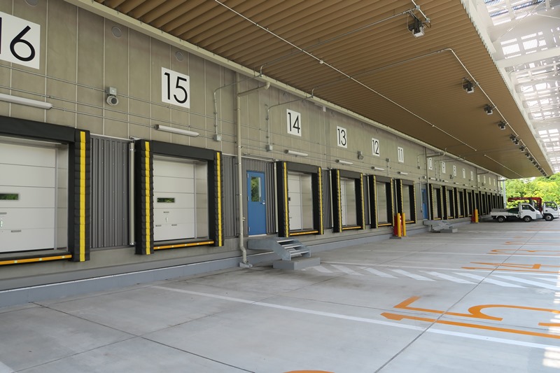 加工・荷捌棟２階バース