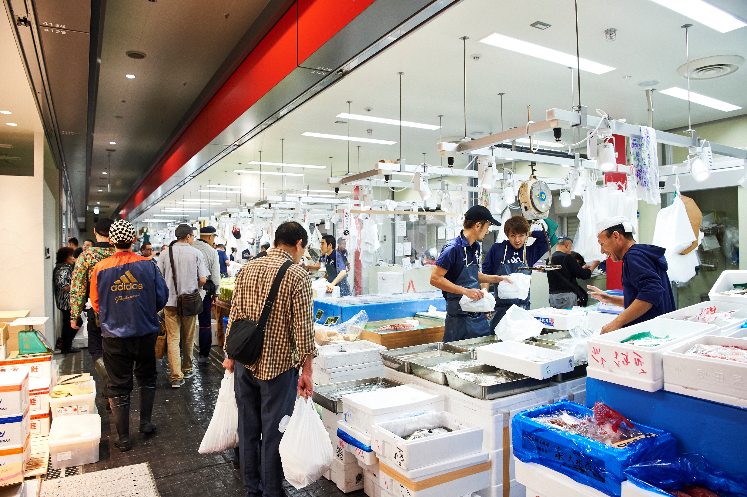 画像：水産仲卸売場