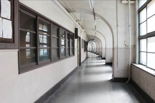 築地市場事務所廊下