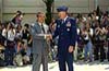 写真：米軍横田基地とその周辺を視察