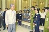 写真：都立白鴎高校演劇部が都庁を訪問