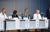 写真：石原知事と議論する会