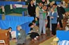 写真：天皇皇后両陛下が避難所をご訪問